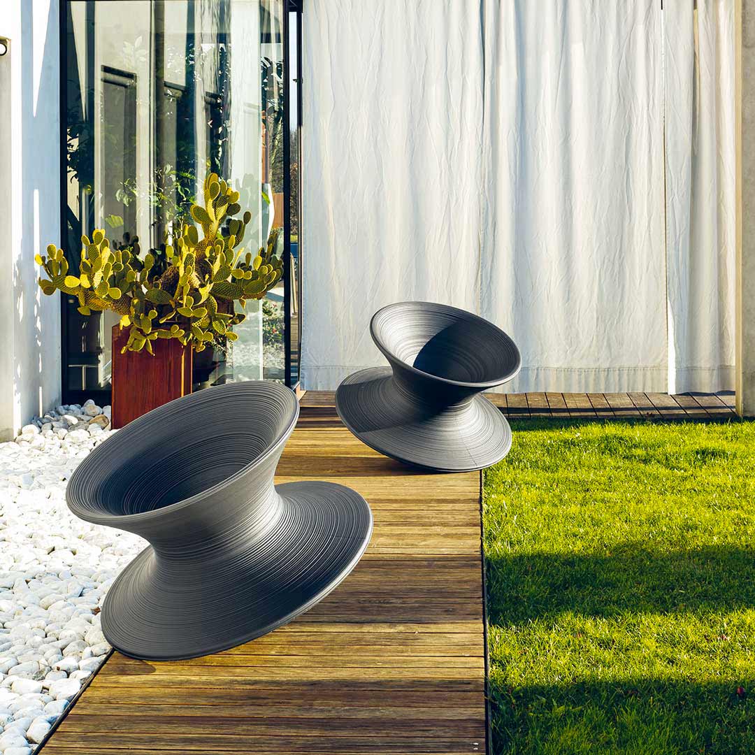 Discover the outdoor designs by Magis