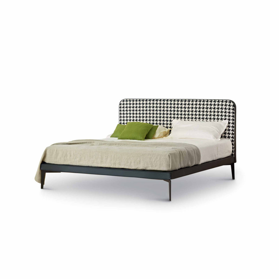Bed SUITE by Bernhardt&Valle for Arflex 01