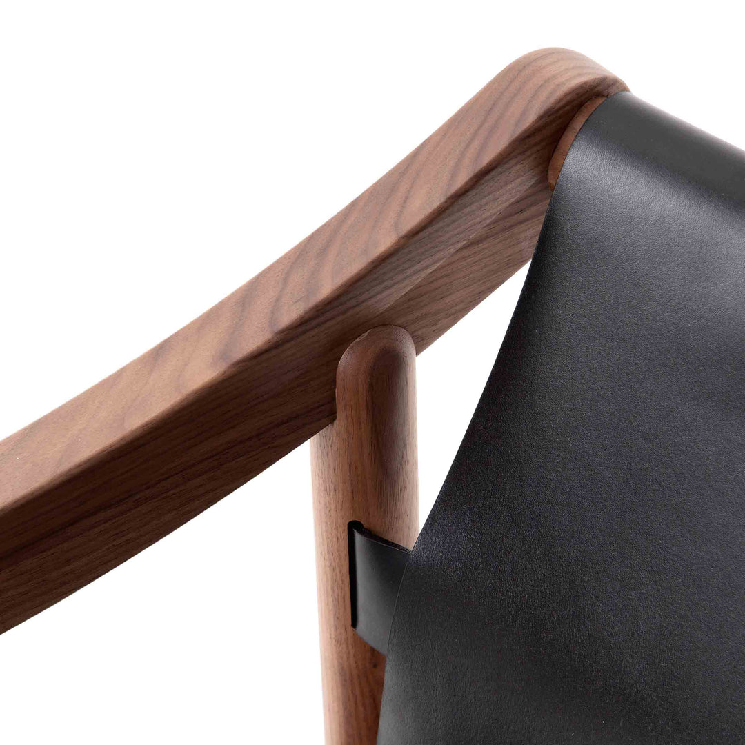 Wood and Saddle Leather Chair 905 by Vico Magistretti for Cassina 03