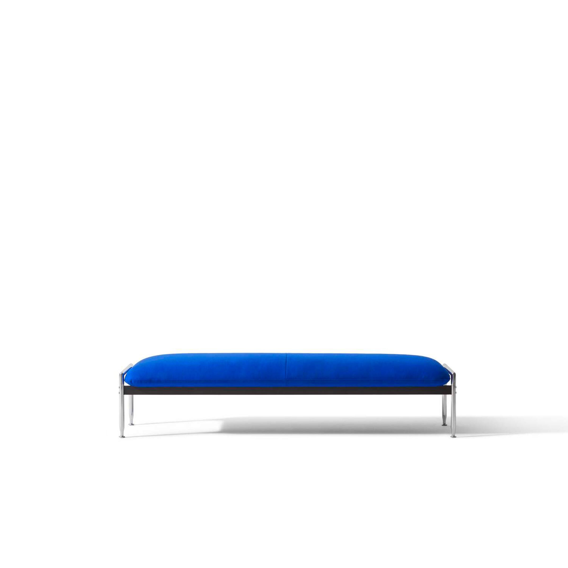Bench ESOSOFT, designed by Antonio Citterio for Cassina. Shop on