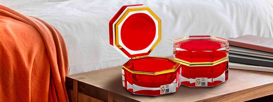 Murano-glass-ornamental-container-SQUARE-Red-by-Alessandro-Mandruzzato