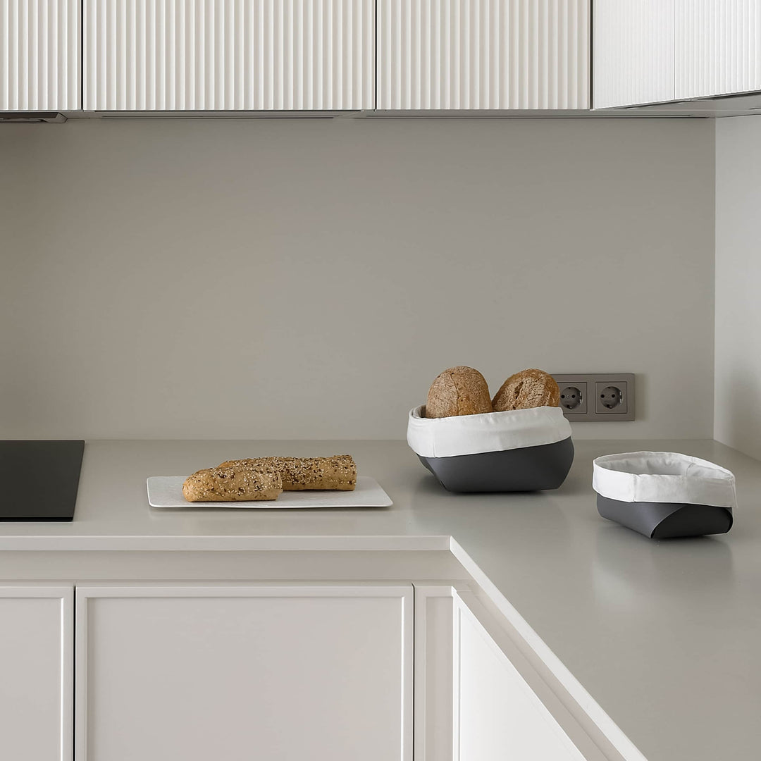 Cesto per Pane in Pelle con Sacchetto di Cotone - Set da 2 di Ekaterina Borovkova per ADJ STYLE