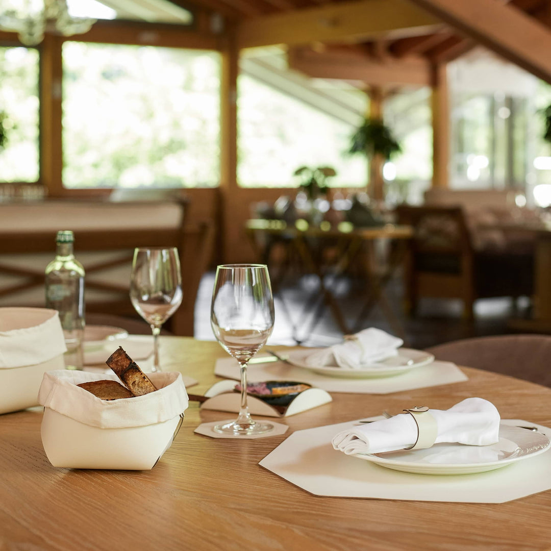 Cesto per Pane in Pelle con Sacchetto di Cotone - Set da 2 di Ekaterina Borovkova per ADJ STYLE