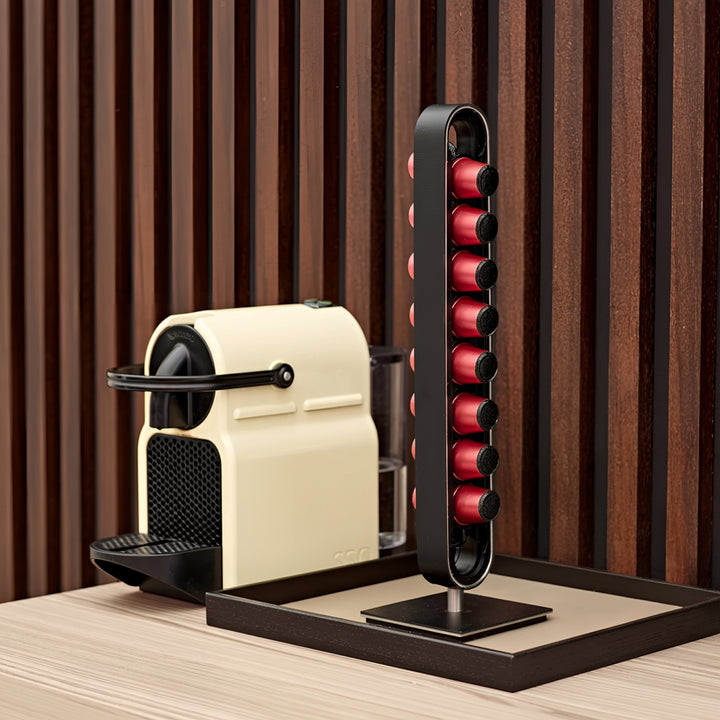 Porte-capsule en cuir par Ekaterina Borovkova pour ADJ STYLE