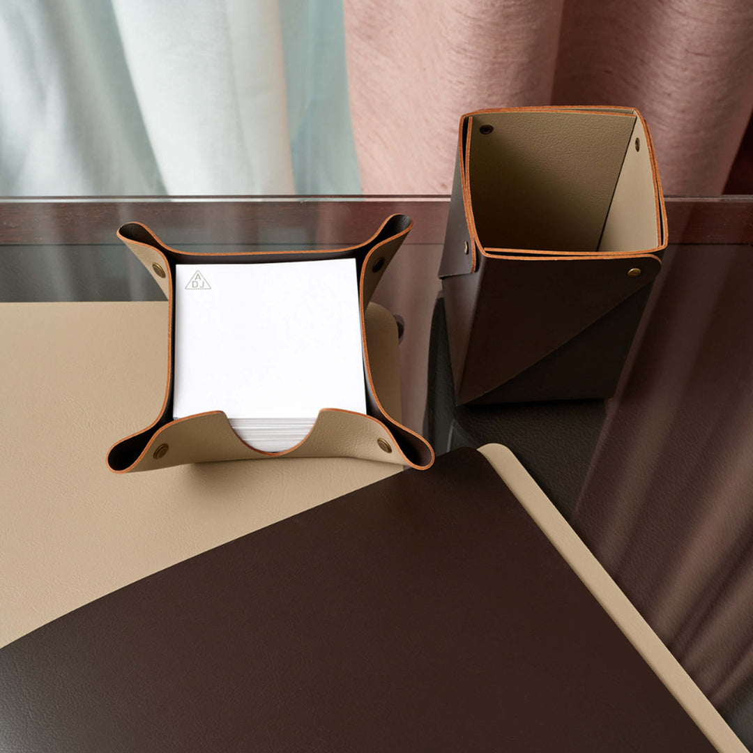 Ensemble de bureau en cuir – Plateau à papier et porte-stylo par Ekaterina Borovkova pour ADJ STYLE