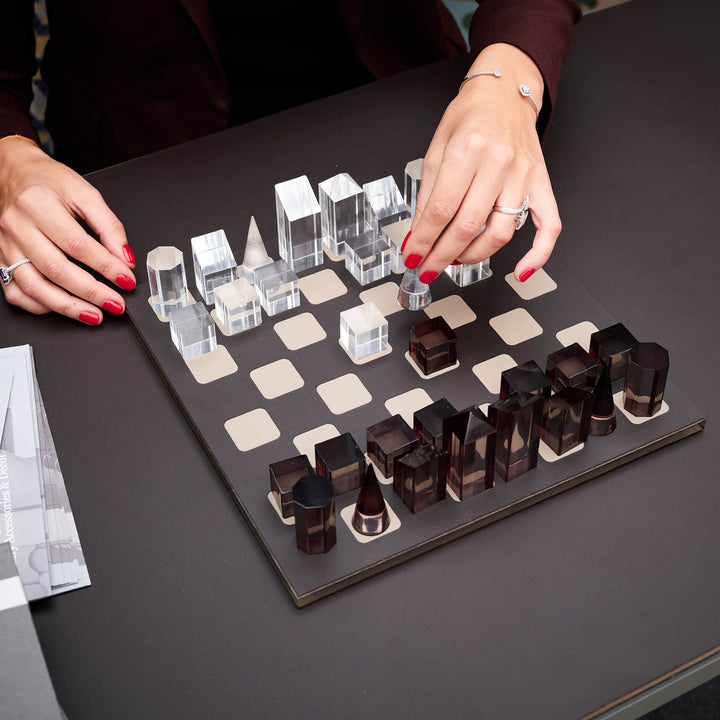 Tablero de ajedrez de cuero por Ekaterina Borovkova para ADJ STYLE