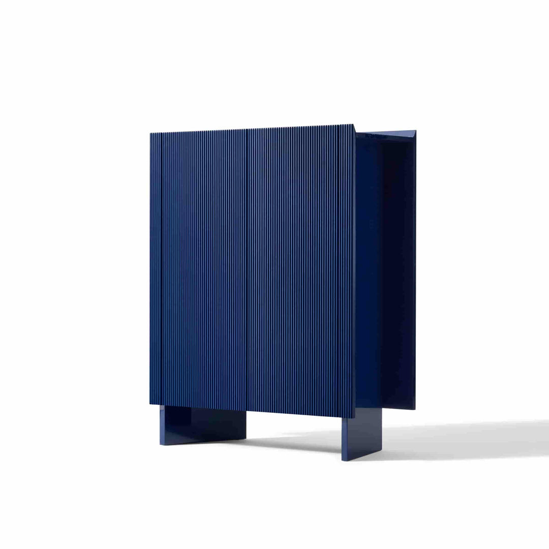 Hoher Schrank HAYAMA, entworfen von Patricia Urquiola für Cassina