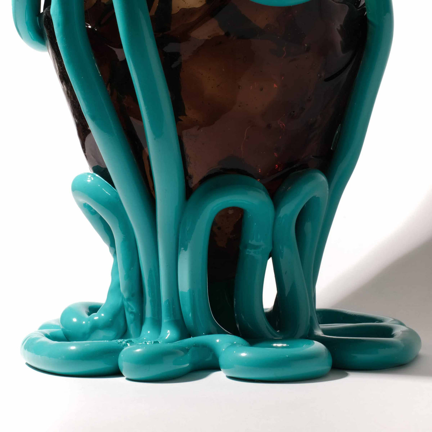 Resin Vase INDIAN SUMMER Brown Blue by Gaetano Pesce for Fish Design 02