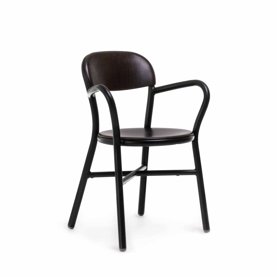 Stackable Armrest Chair PIPE by Jasper Morrison for Magis 01