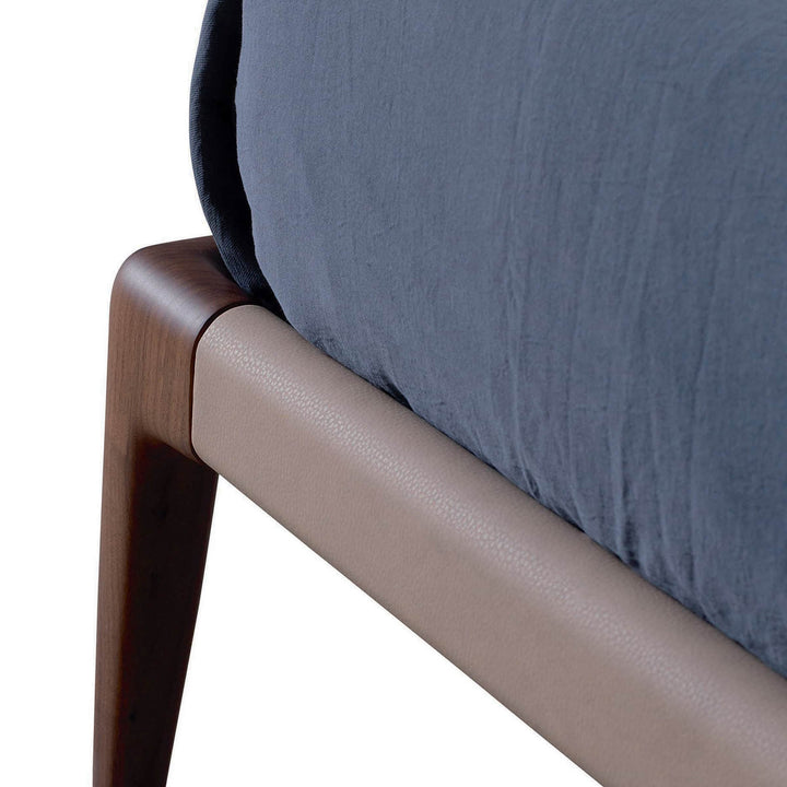 Lit en bois de noyer SMUSSO par Dale Italia