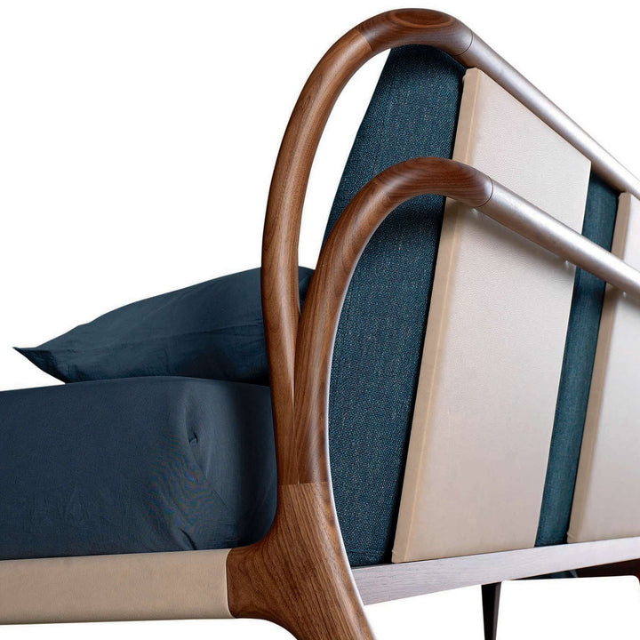 Lit en bois de noyer SMUSSO par Dale Italia