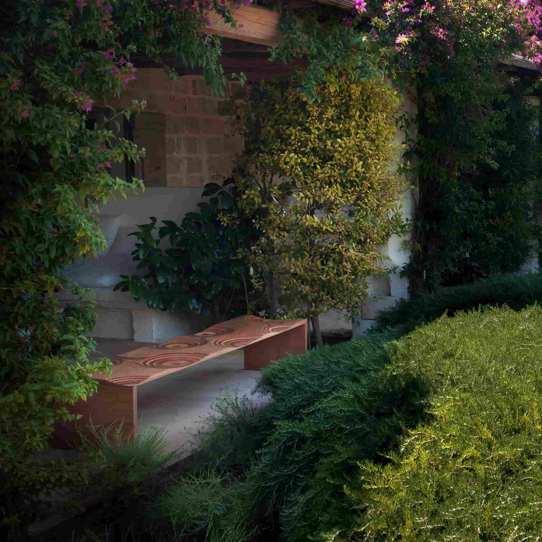 Outdoor-Holzbank RIPPLES von Toyo Ito für Horm