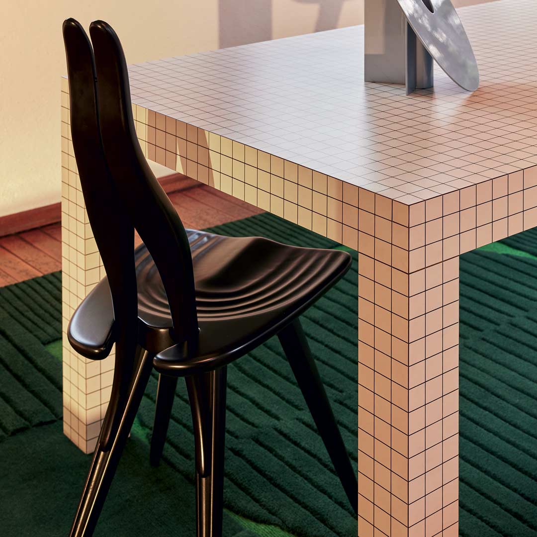 ザノッタのカロ・モリーノによる木製椅子フェニスCM。Design Italyで