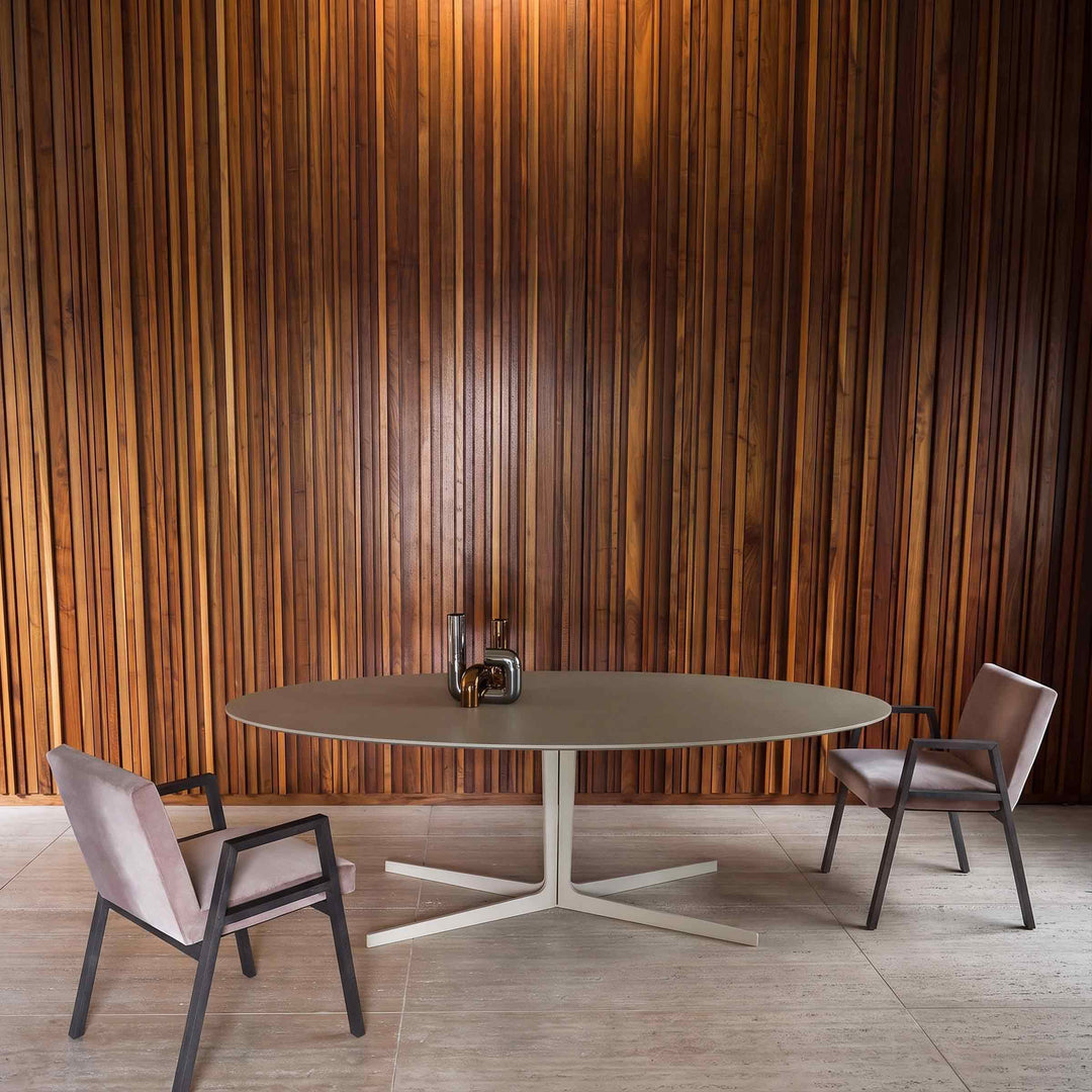 Achille 和 Pier Giacomo Castiglioni 为 Tacchini 设计的白蜡木椅 BABELA