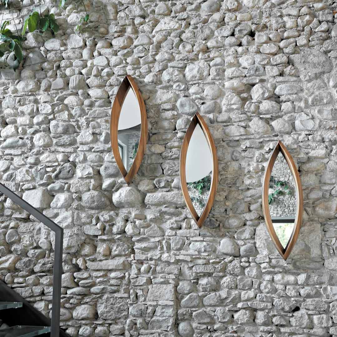 ホルムのマリオ・ボッタによるミラー MAMANONMAMA。Design Italyで購入可能
