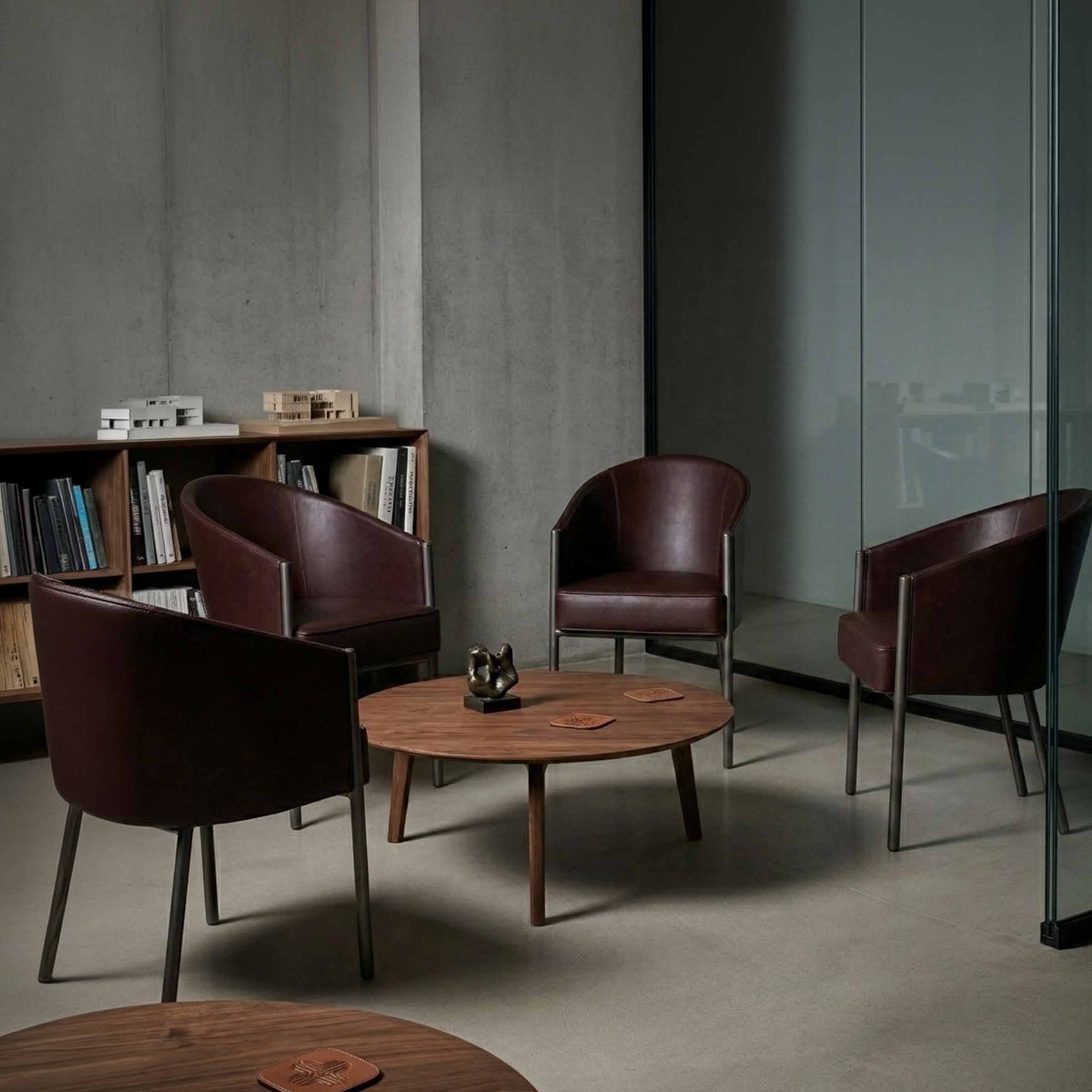 Ledersessel COSTES von Philippe Starck für Driade. Kaufen Sie auf