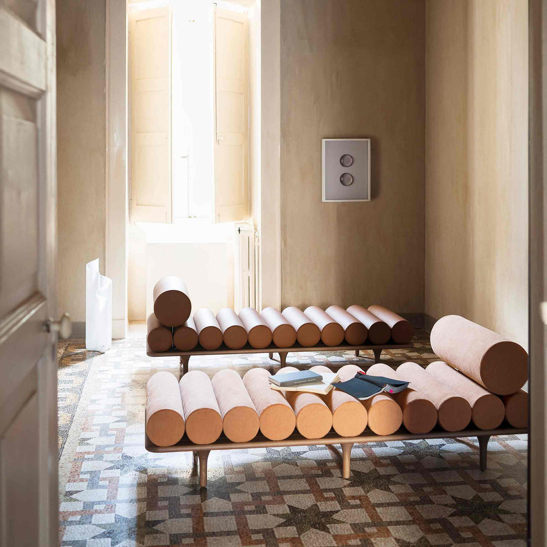 Chaise longue FIVE TO NINE met hoofdsteun door Studio Pepe voor Tacchini