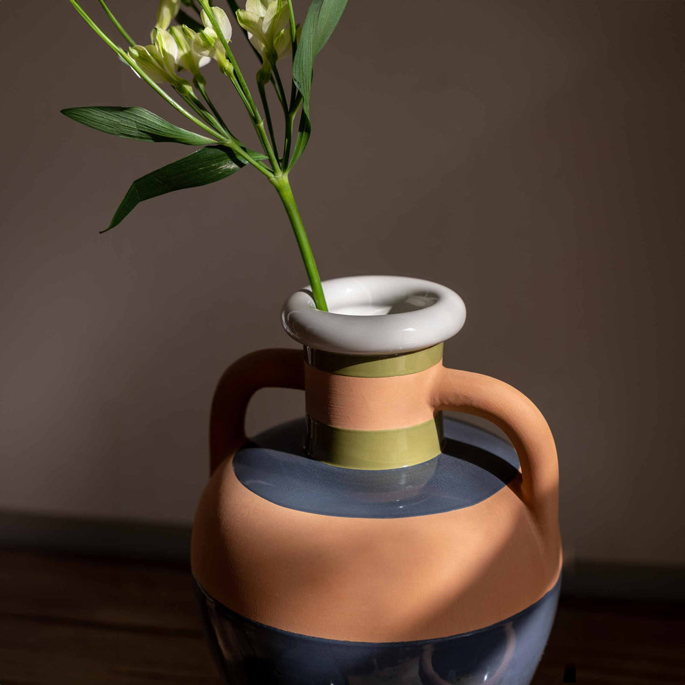Ceramic Vase IKIPERU by Kristine Five Melvaer for Poltrona Frau 02