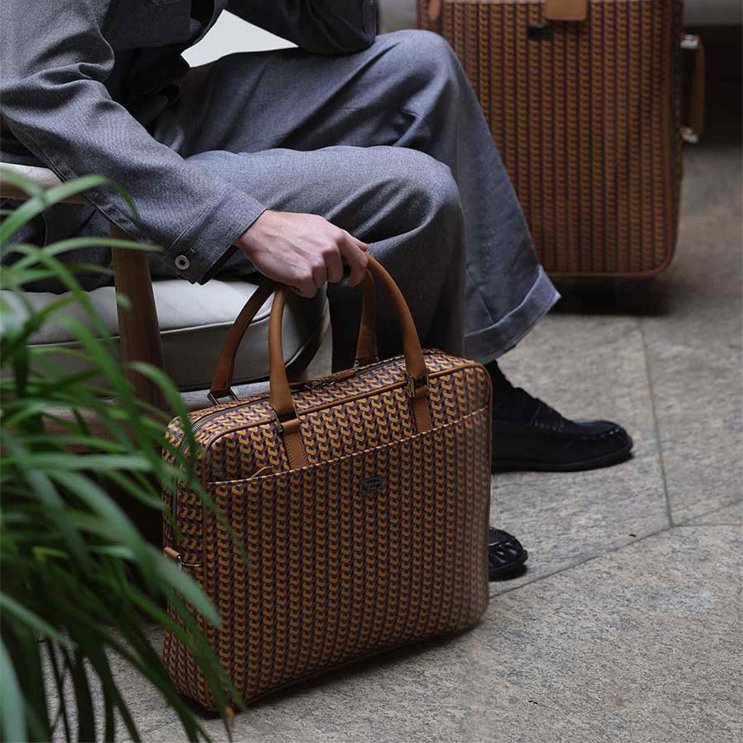 Skórzana torba na laptopa TRAVELLER'S COLLECTION autorstwa Poltrona Frau Style & Design Centre