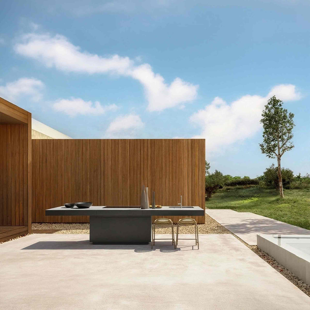 black outdoor Kitchen with Island TIKAL 3 Modules by Nicola De Pellegrini for Talenti in a patio