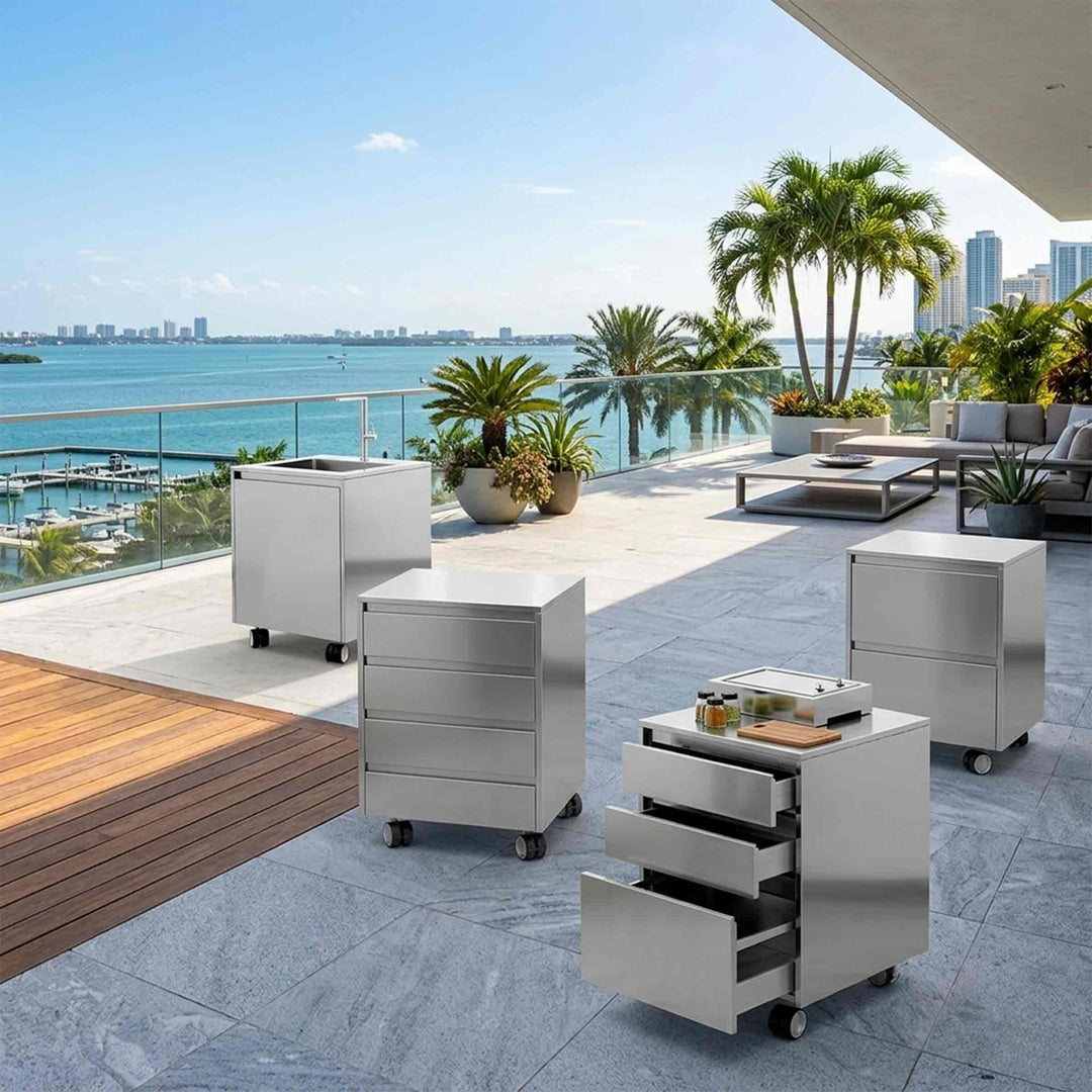 Modular Outdoor Stainless Steel Kitchens by Lisa in a terrace of a villa in Miami