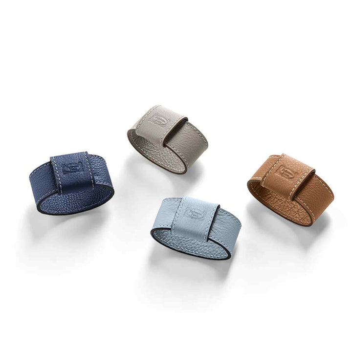 Poltrona Frau Style & Design Centreによるレザー製ナプキンリング CHICWARE COLLECTION Set of 6