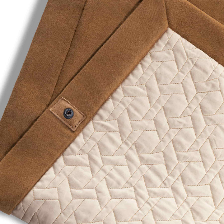 Manta de lana y tela para sofá PET COLLECTION por Poltrona Frau Style & Design Centre