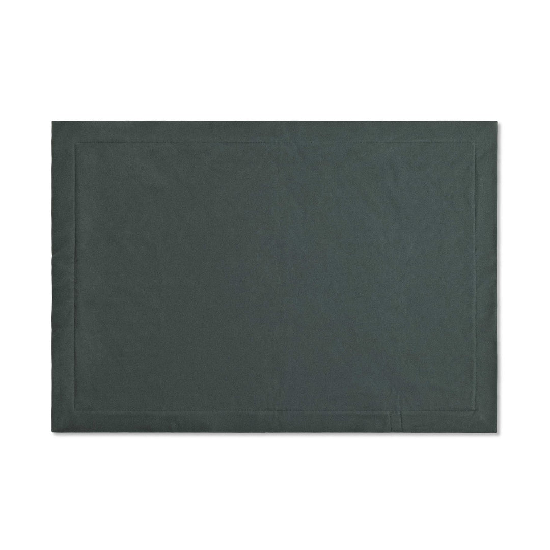 Manta de lana y tela para sofá PET COLLECTION por Poltrona Frau Style & Design Centre