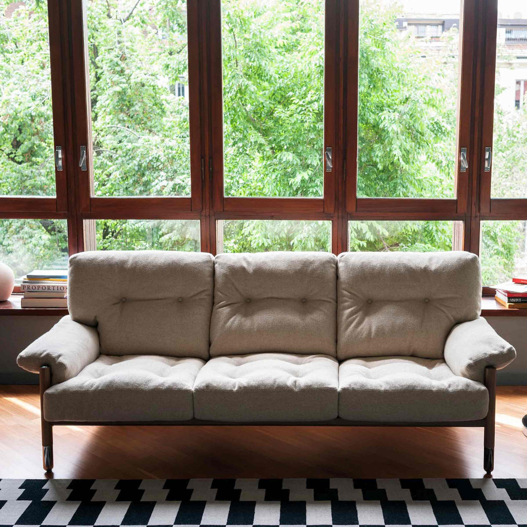 Trijų vietų sofa SELLA, Carlo de Carli sukurta bendrovei „Tacchini“