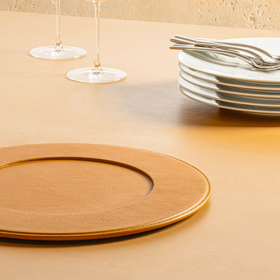 Leather Underplate TABLEWARE COLLECTION by Giobagnara for Poltrona Frau 2