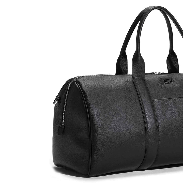 カルロッタ・フォルトゥーナによるPoltrona Frauのレザートラベルバッグ TRAVELLER'S COLLECTION