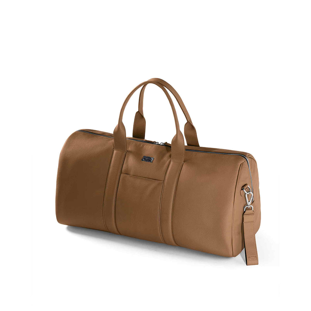 カルロッタ・フォルトゥーナによるPoltrona Frauのレザートラベルバッグ TRAVELLER'S COLLECTION
