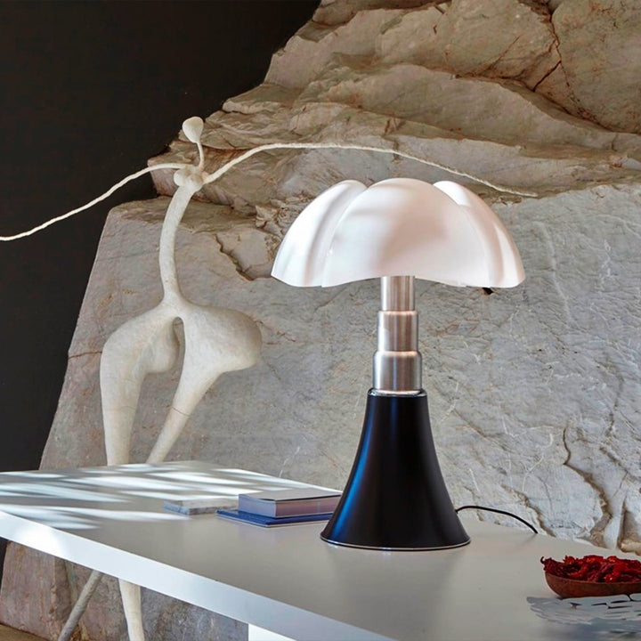 Table and Floor Lamp PIPISTRELLO 66-86 cm by Gae Aulenti 014