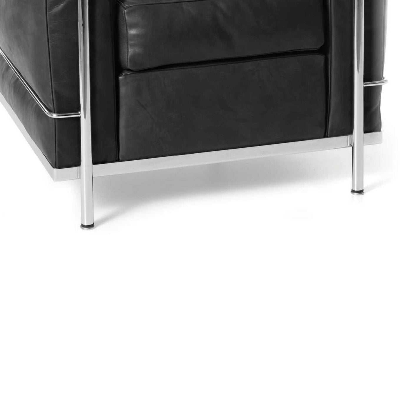 Armchair - "2, Fauteuil Grand Confort, Petit Modèle", designed by Le Corbusier, Pierre Jeanneret, Charlotte Perriand for Cassina 05