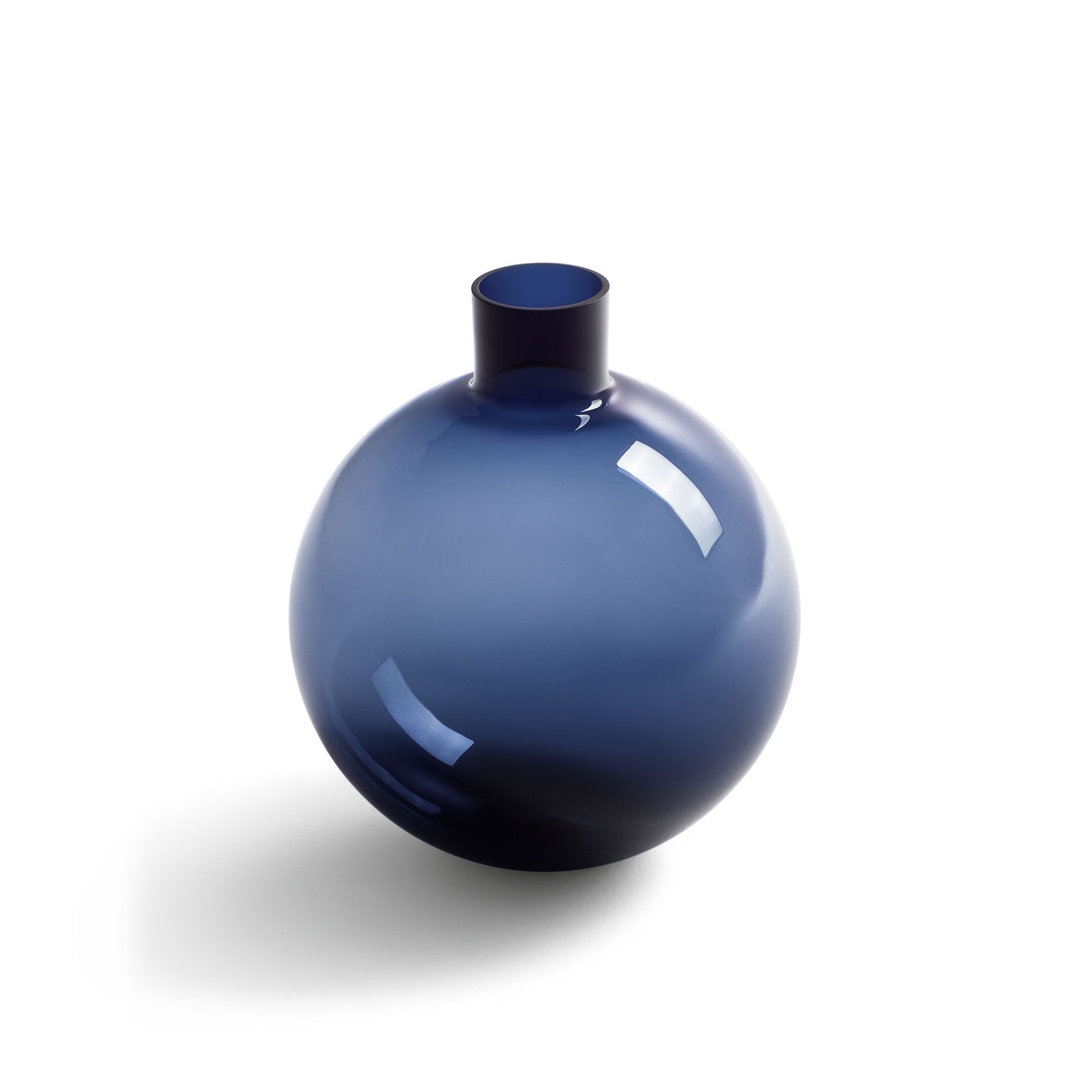 Vase BLUE PALLO by Carina Seth Andersson for Poltrona Frau 04