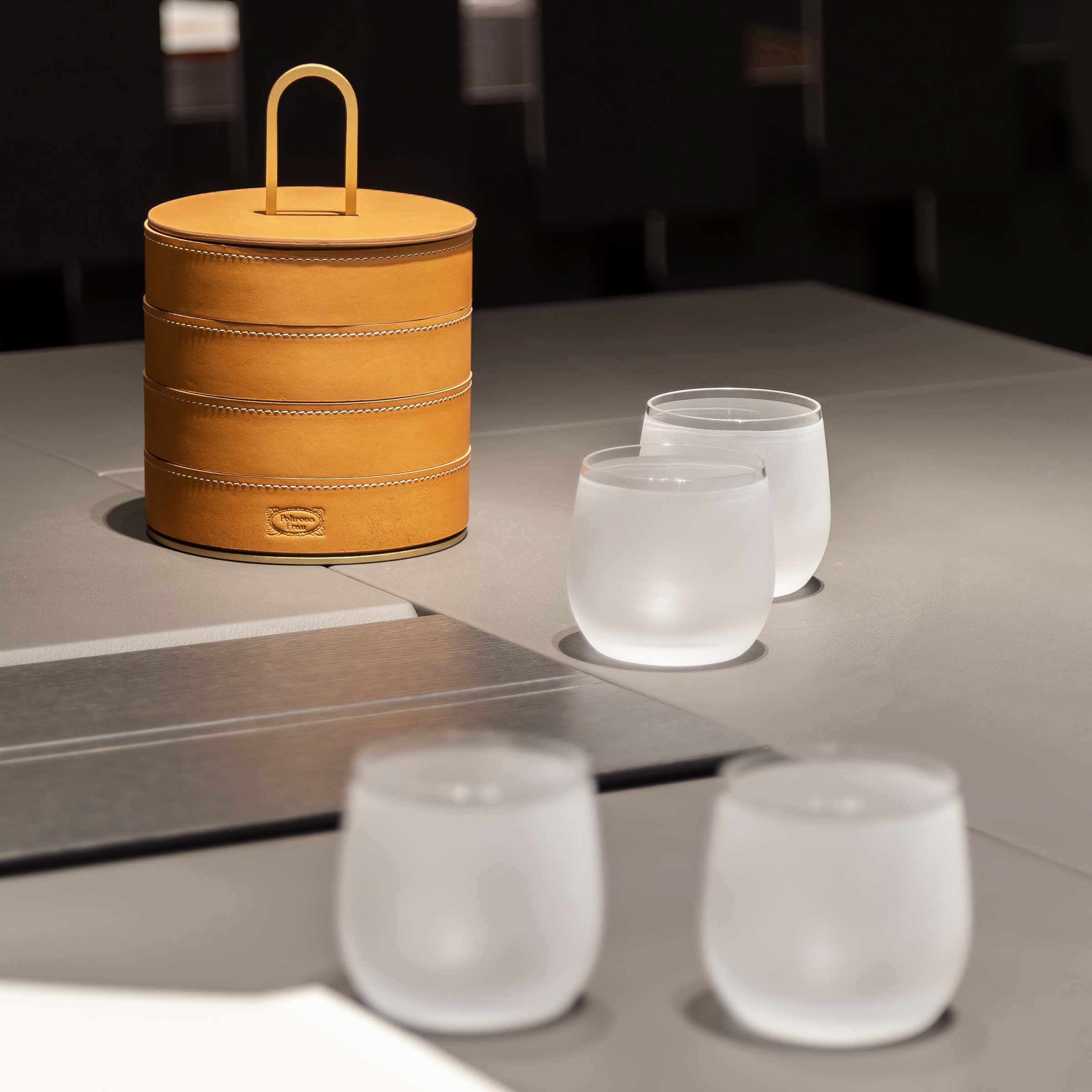 ポルトローナ・フラウのネリ＆フーによる革製容器ZHUANG。Design Italy