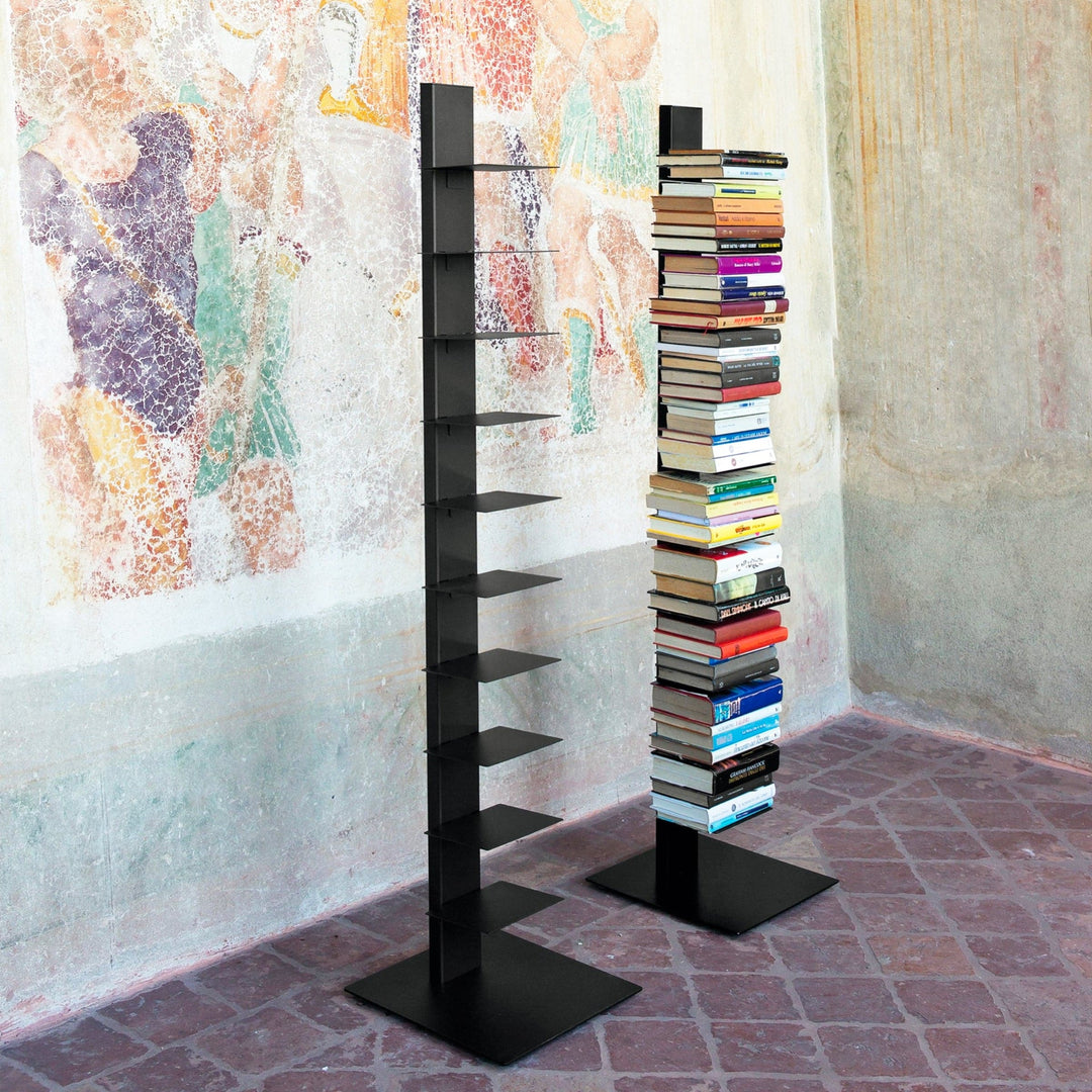 Librería SAPIENS de Bruno Rainaldi en metal altura 152 cm Sintesi Group  color gris plata