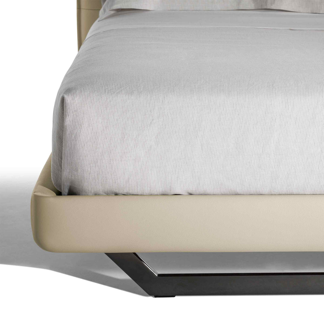 Leather Bed AURORA TRE by Tito Agnoli for Poltrona Frau 010