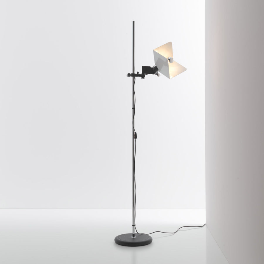 Floor Lamp TRIEDRO by Joe Colombo for Stilnovo 01