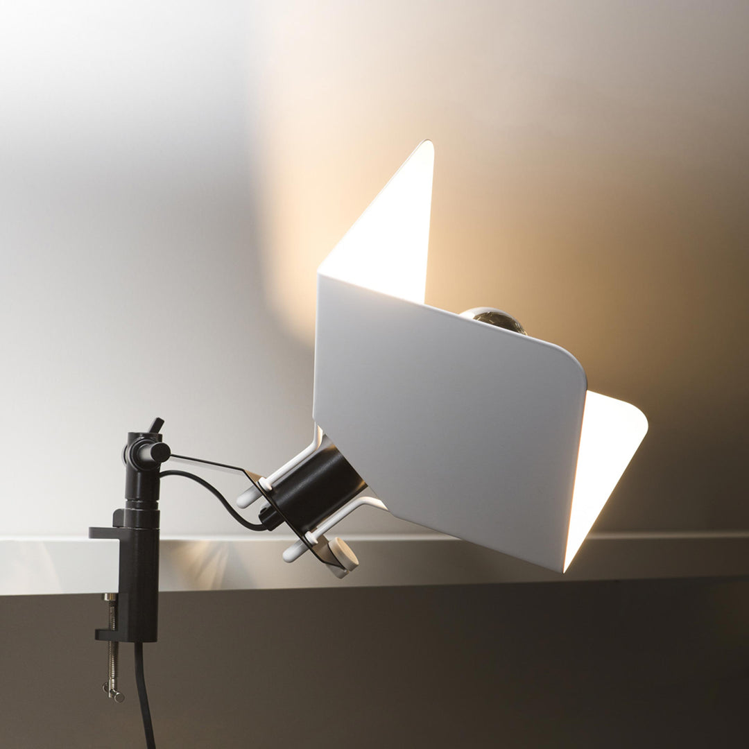 Clamp-On Table Lamp TRIEDRO by Joe Colombo for Stilnovo 01
