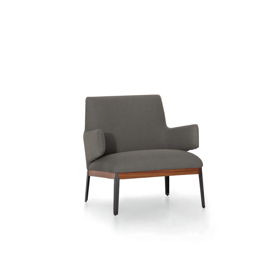 Fabric Armchair HUG Low by Claesson Koivisto Rune for Arflex 01