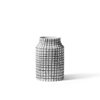 Porcelain Elliptical Vase POST SCRIPTUM, designed by Formafantasma for Cassina 01