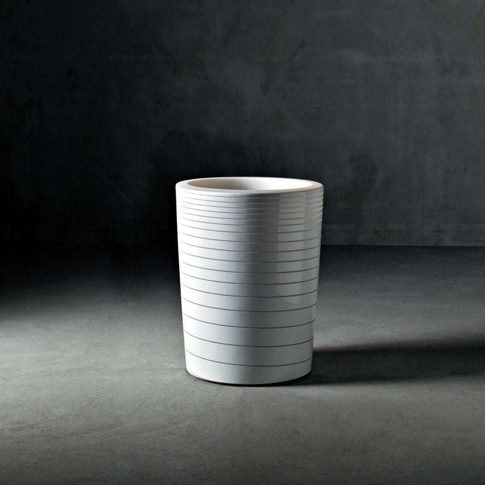 Outdoor Vase GRAND JANE by Marc Sadler for Serralunga 02