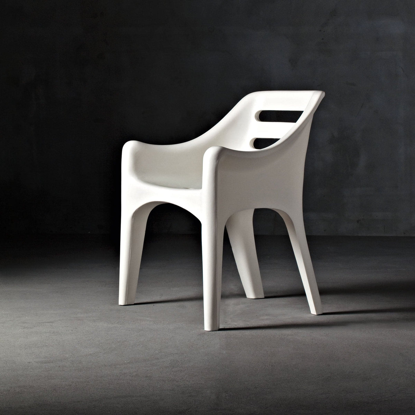 Outdoor Chair RUSSEL by Vico Magistretti for Serralunga 02
