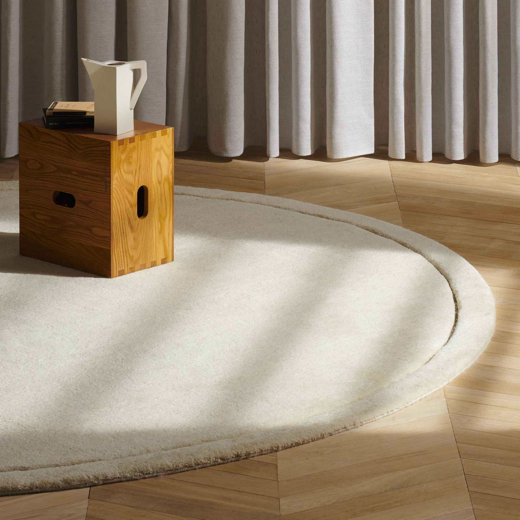 Wool Round Carpet SAHARA by Cassina. Shop on Design Italy